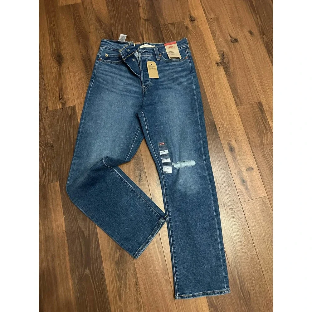 NEW Levi’s Wedgie Straight Leg Light Wash Blue Denim Distressed Jeans - Picture 2 of 6